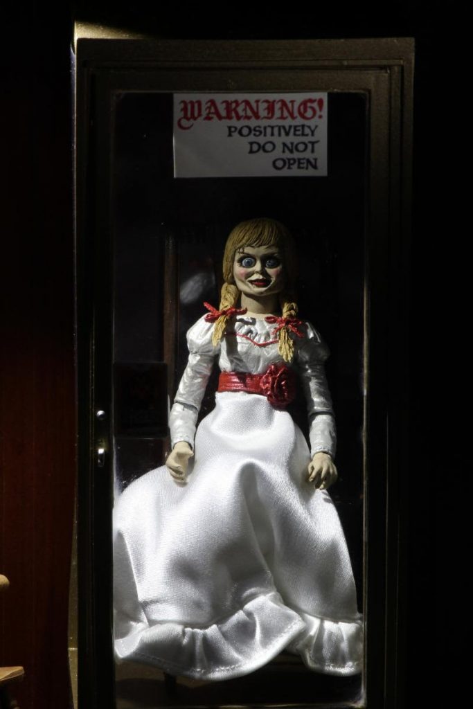 The Conjuring Universe – 7″ Scale Action Figure – Ultimate Annabelle (Annabelle 3)